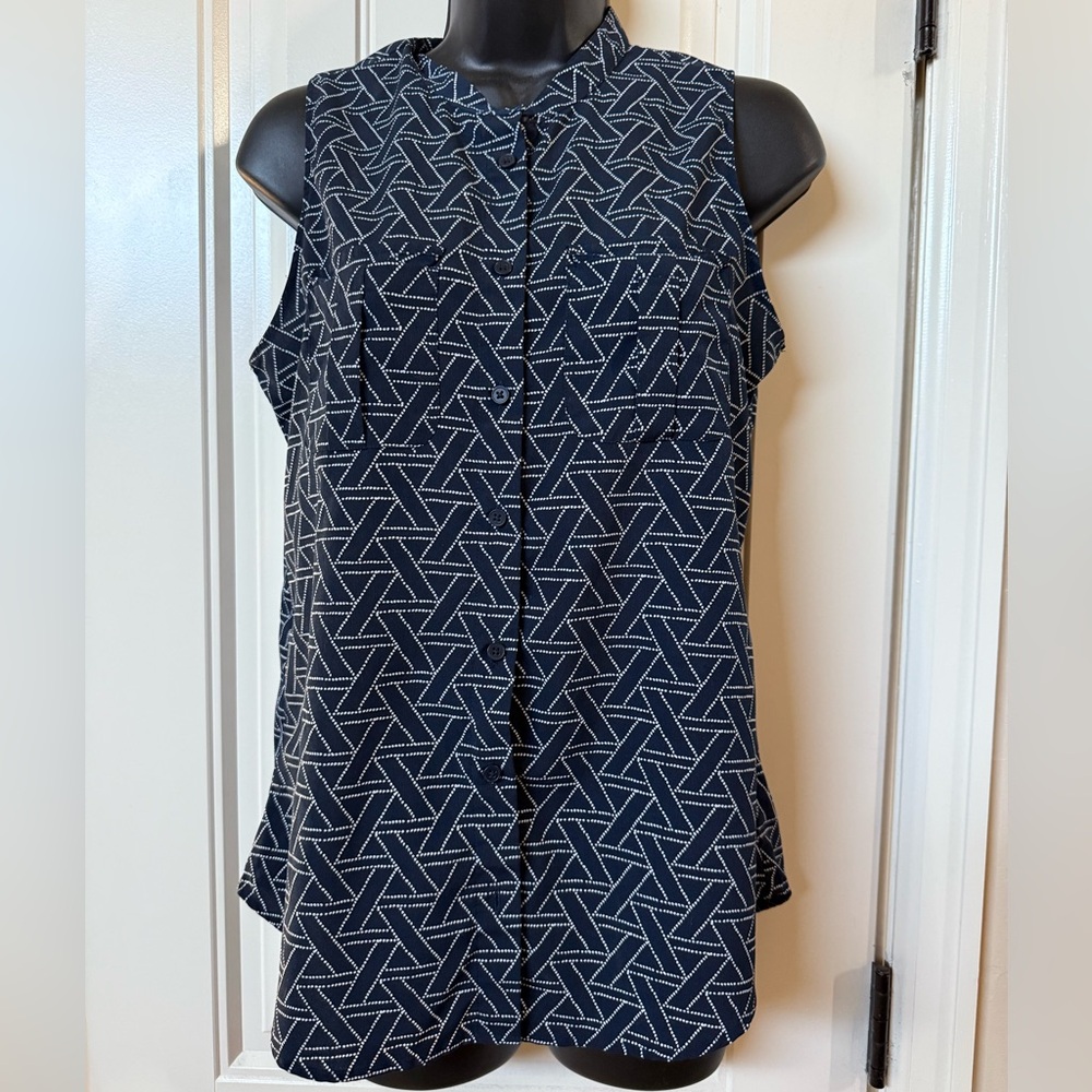 Banana Republic Factory Sleeveless Geometric Top - navy & White